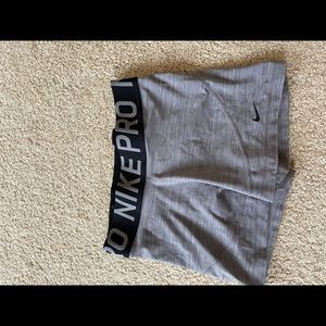 Nike Pro Shorts (M)